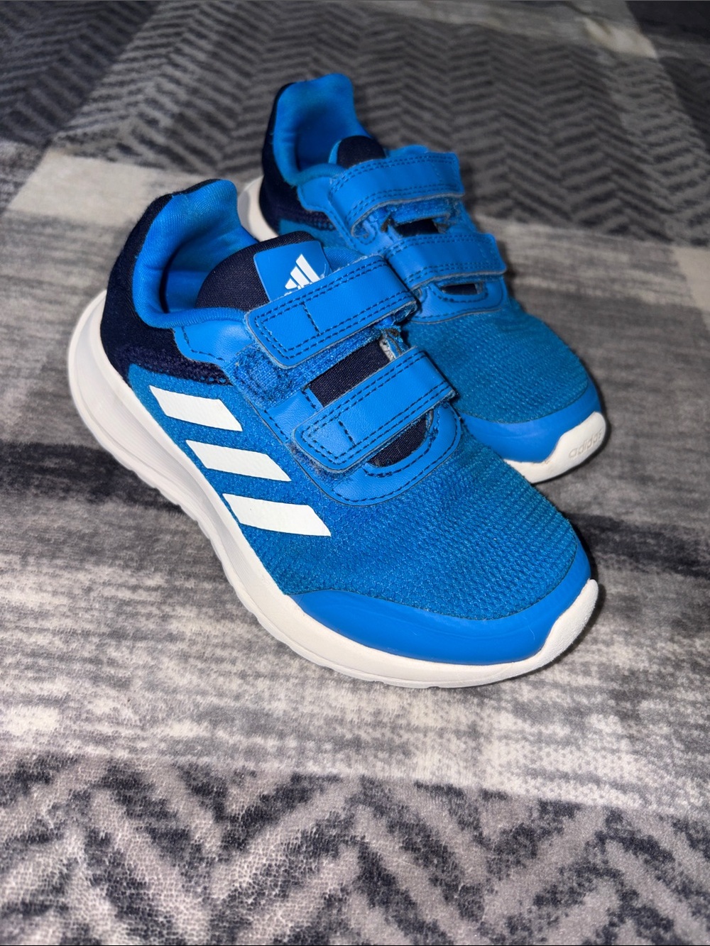 adidas Kids Bright Blue Hook-and-Loop Sneakers with White Stripes